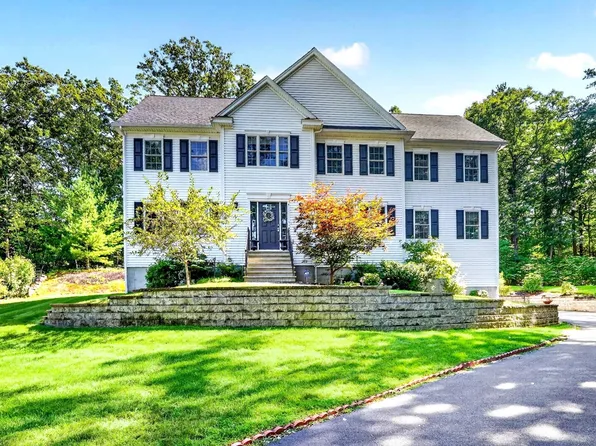 4 Murray Hill Cir, Wilmington, MA 01887