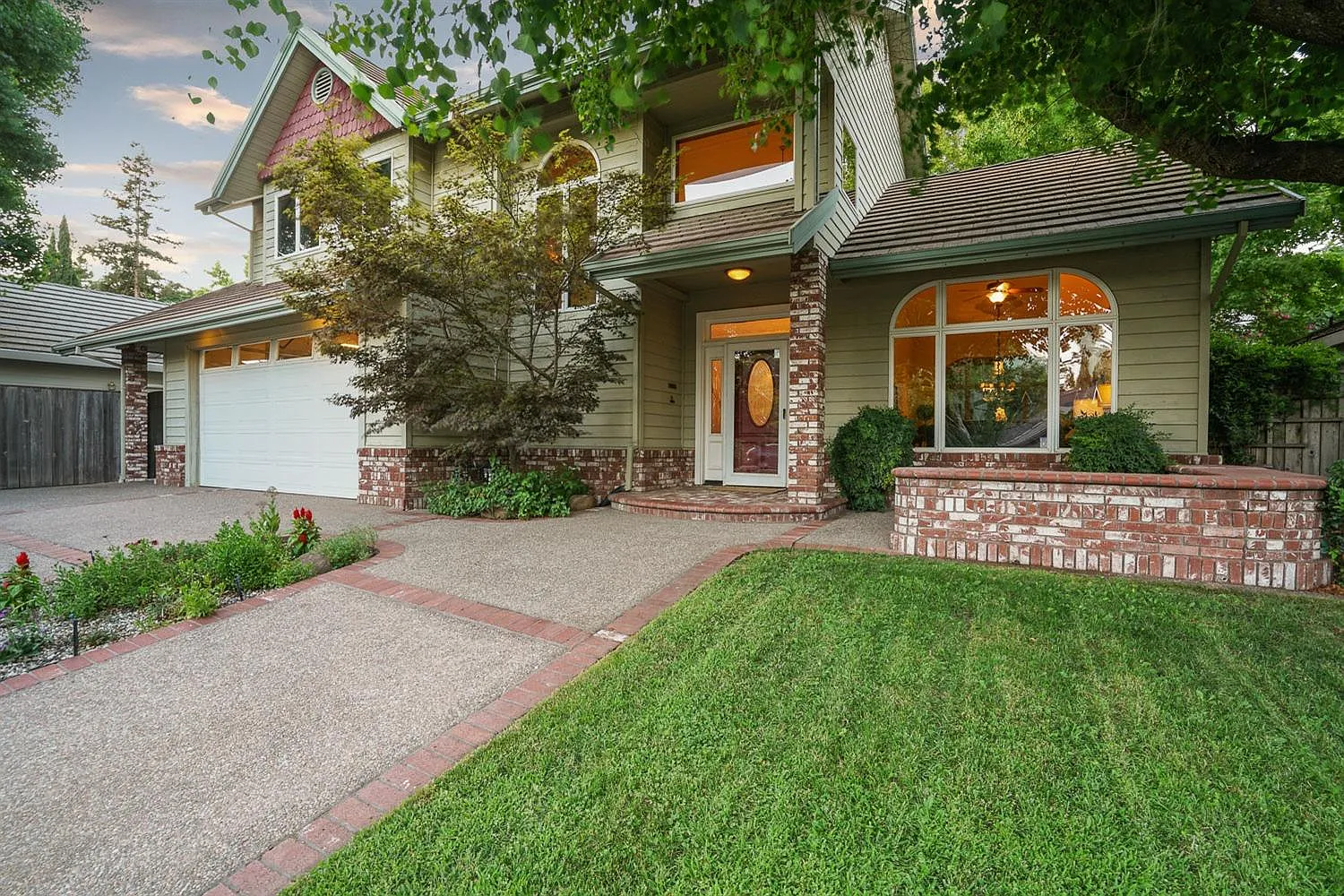 2207 Lassen Pl photo 1