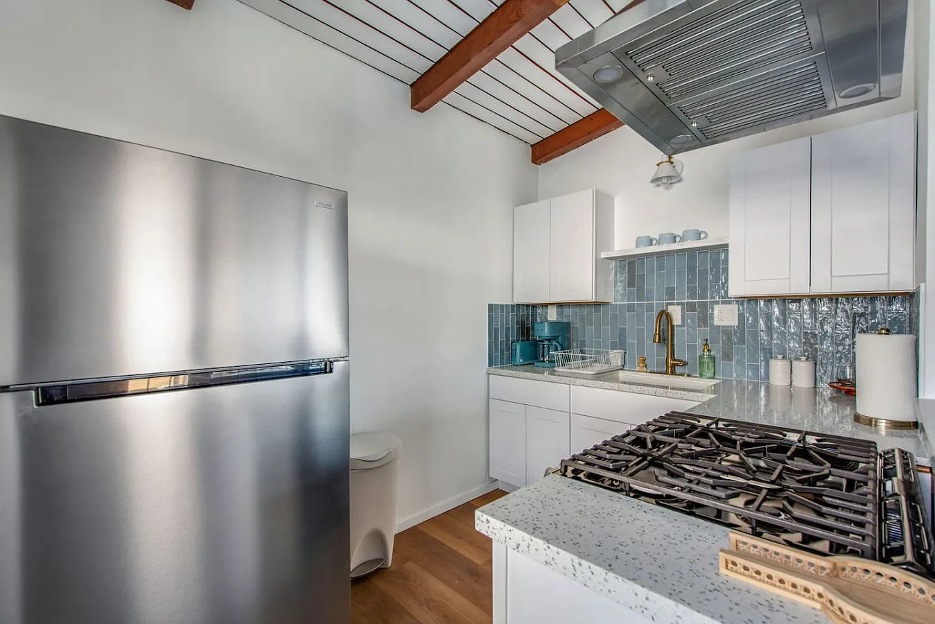 Studio, 425 sqft, $3,500 — Photo 4