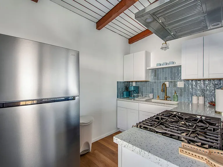 1430 Manhattan Beach Blvd #4 — Photo 4