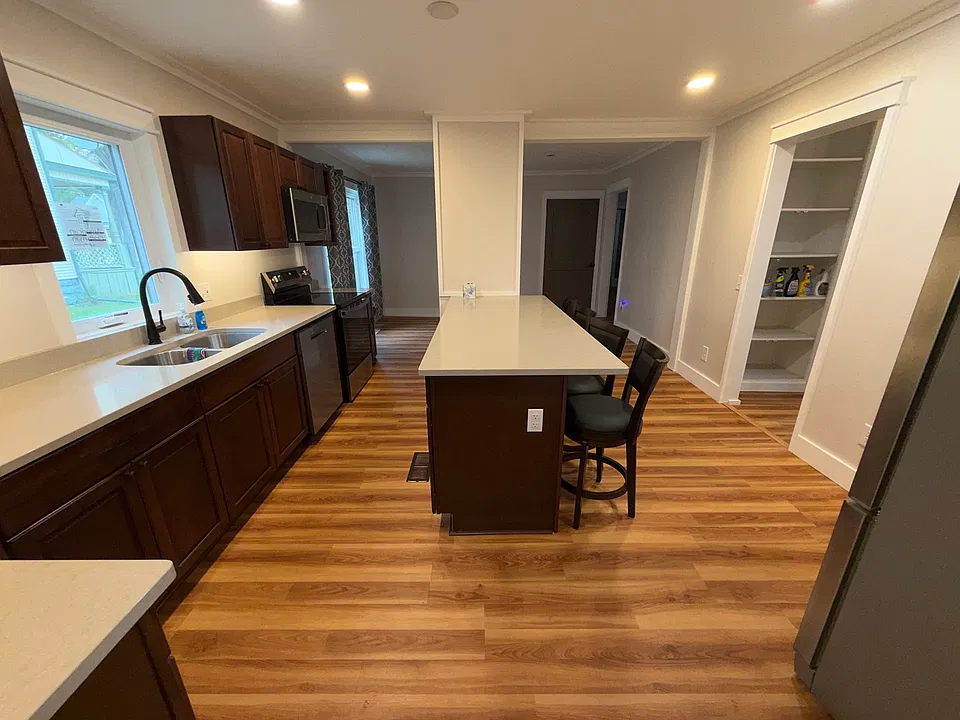 506 Center Ave