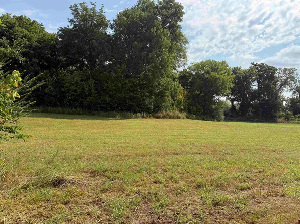 32 Upper Yorktown Dr, Locust Grove, AR 72550