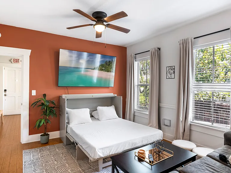 Queen sized murphy bed