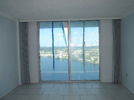 4th image of 1301 NE Miami Gardens Dr Ph 2-W