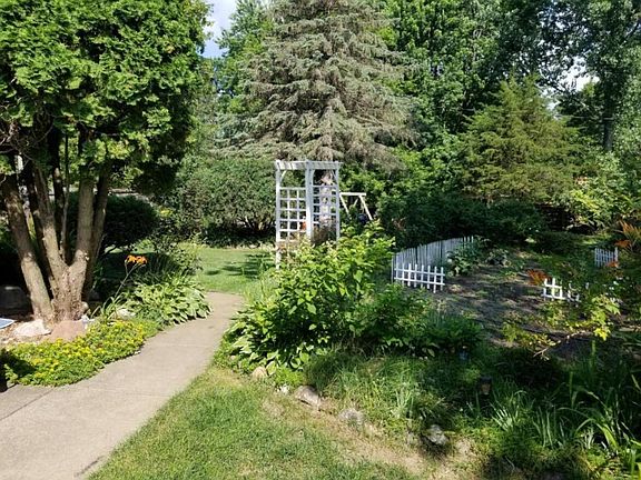 4th image of 1117 McKay Dr NE