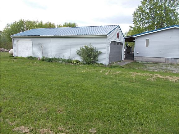 2nd image of 2090 Butternut Dr