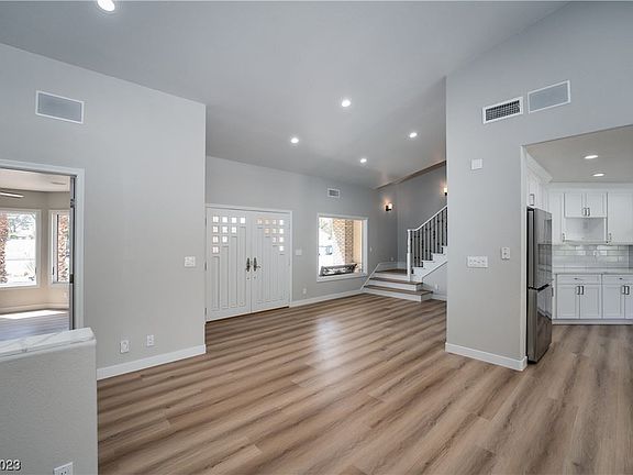 4th image of 6260 Darby Ave