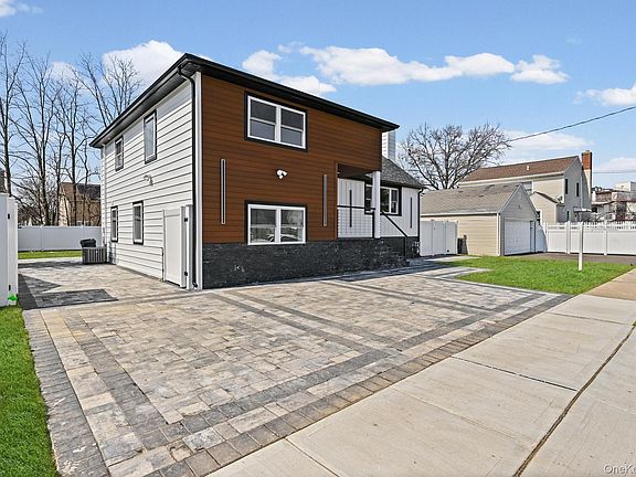 2nd image of 2292 Vassar Place