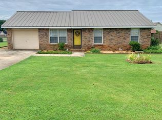 310 Tuxedo Ave, Muscle Shoals, AL 35661