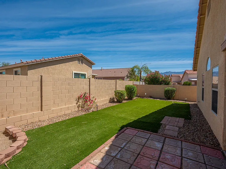 114 W Freddie Canyon Way — Photo 16