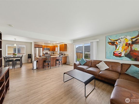 2nd image of 290 NE 10th Avenue