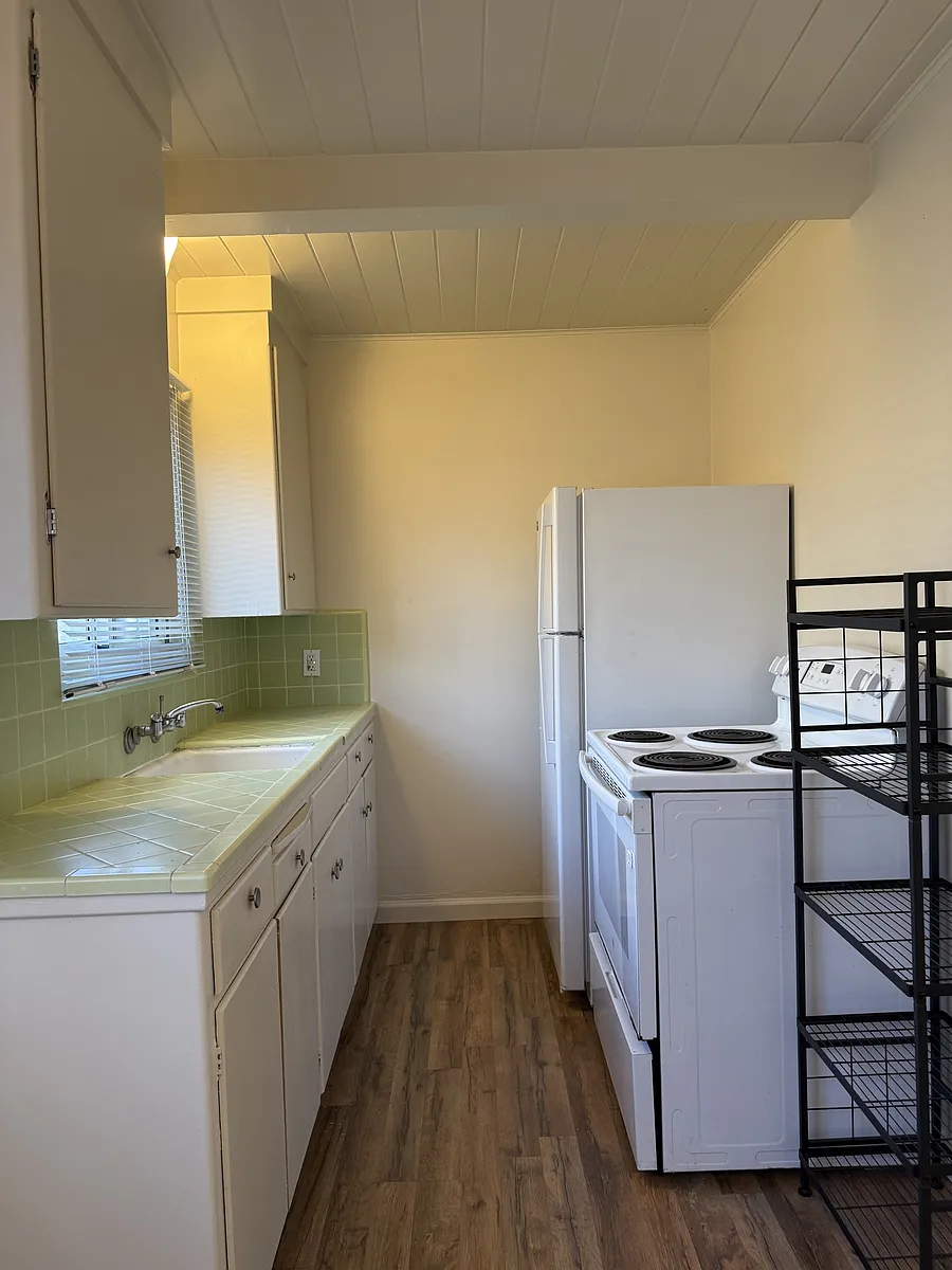 Building Photo - 93 W Reed St #7