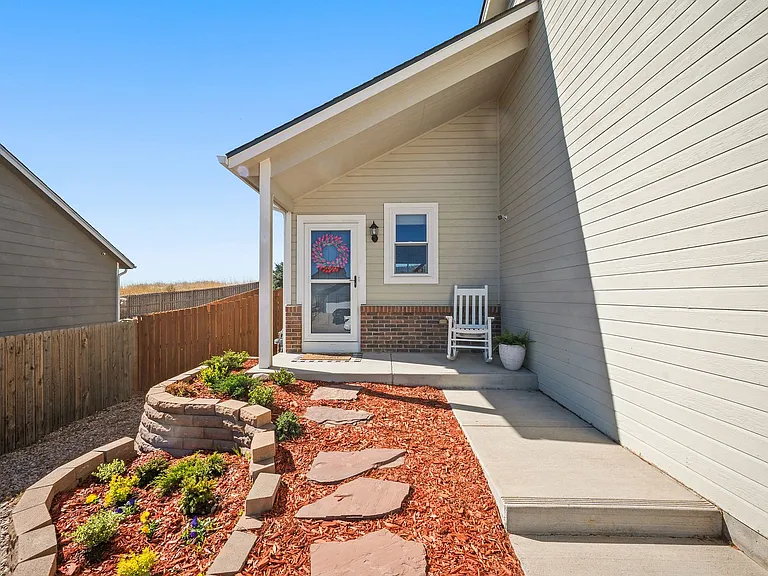 7323 Willowdale Dr — Photo 2