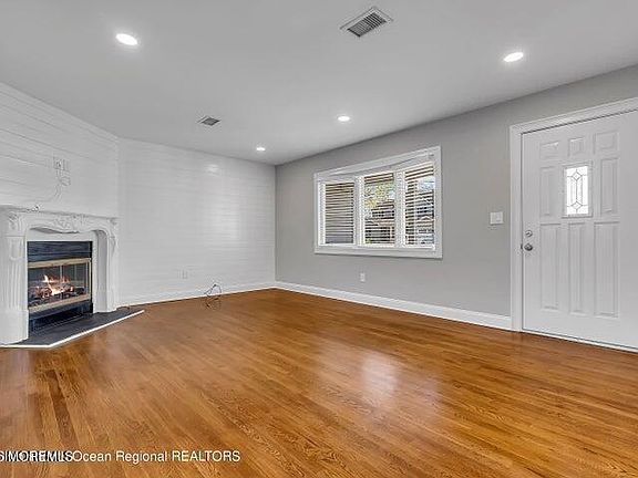 2nd image of 19 Bradley Ave