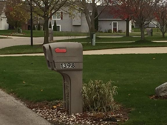 2nd image of 1398 Woodfield Dr