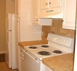 5th image of 2458 Warfield Ave