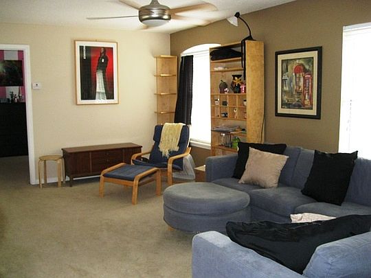 5th image of 300 Edgewater Branch Dr