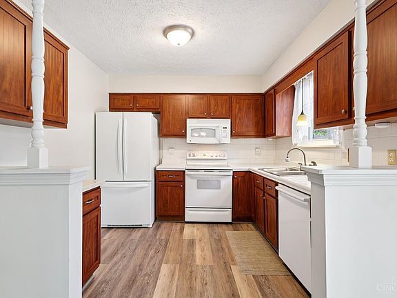 3rd image of 5868 N Highwood Dr