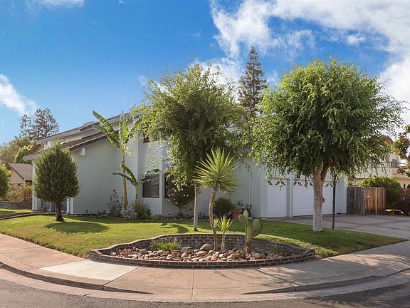 4th image of 1040 Earl Ct