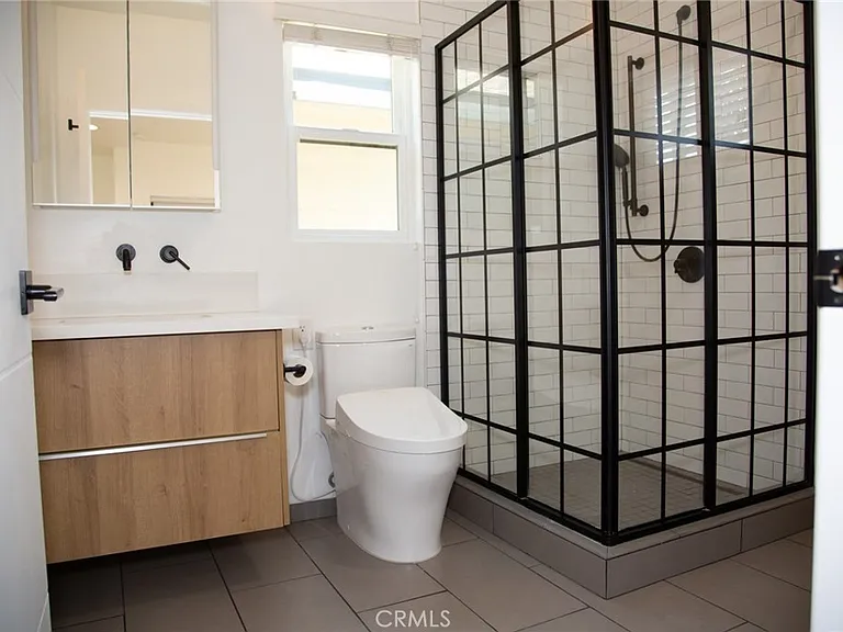 448 Linwood Ave — Photo 10