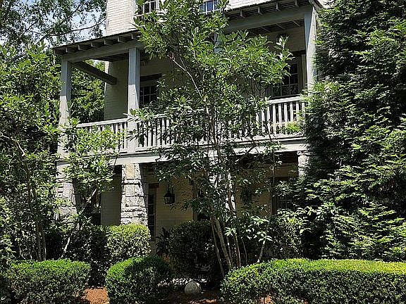 5th image of 500 Carpenter Way