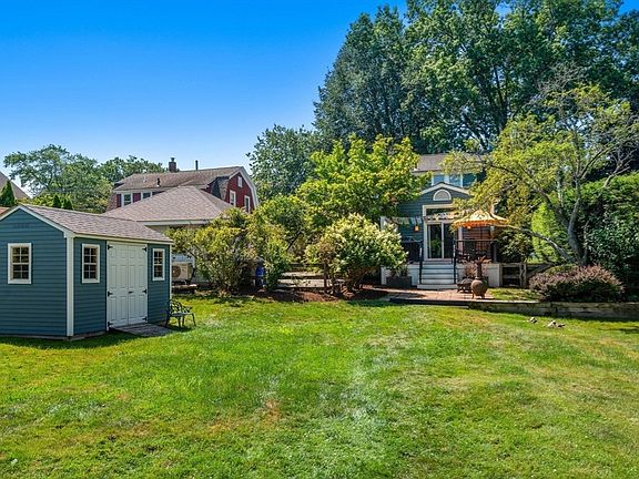 3rd image of 127 Summer St