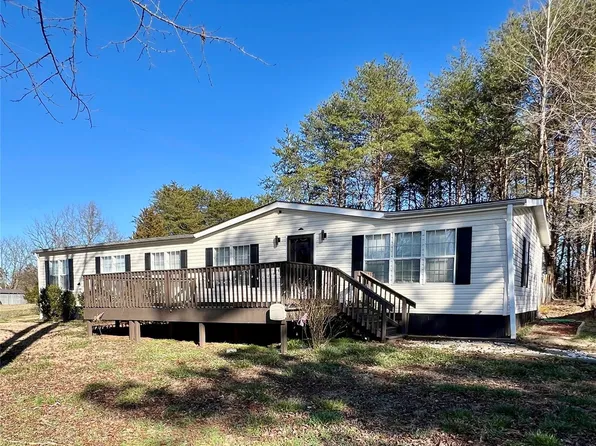 1966 Sigman St, Hickory, NC 28602