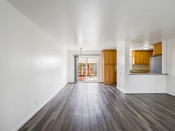 3rd image of 1430 Crucero Dr APT C
