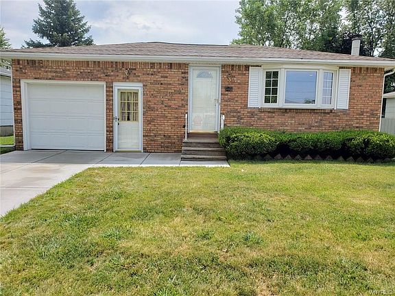 3rd image of 99 Basswood Dr