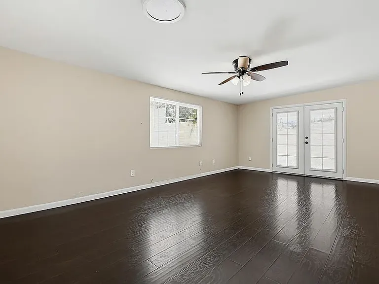 465 Meadowbrook Dr — Photo 21