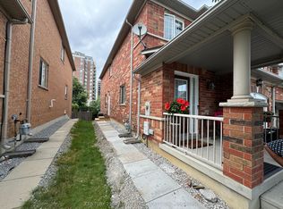 97 Revelstoke Cres #BASEMENT, Richmond Hill, ON L4B4T4