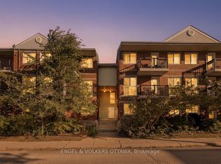 4 Omeara St #3, Ottawa, ON K1Y4T1
