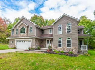 2430 Old Coach Dr, Castleton, NY 12033