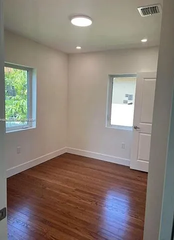 2250 SW 21st St — Photo 13