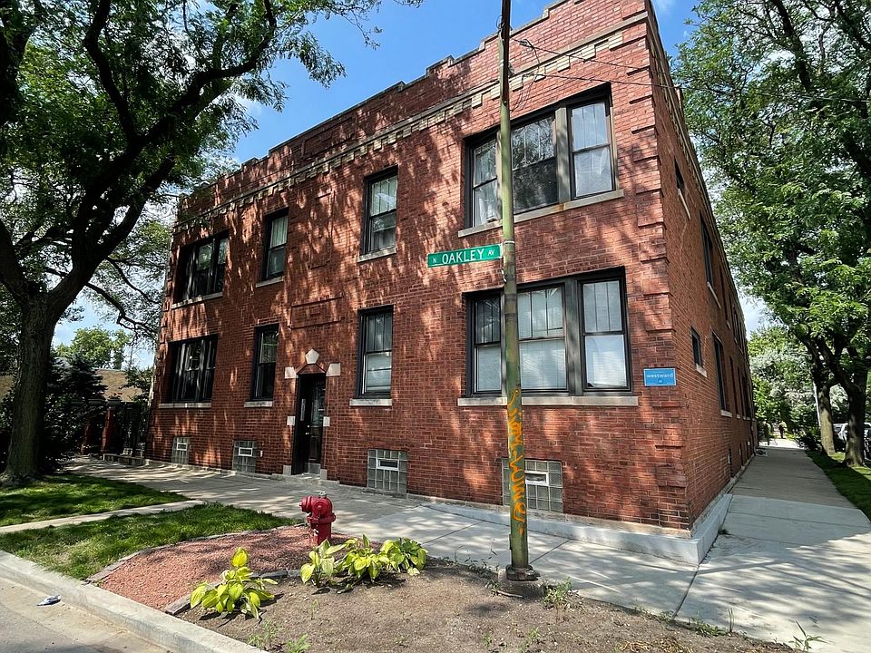 1st image of 2420 N Oakley Ave #1