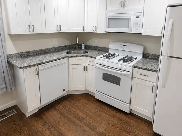 8 Bay State Pl #1, South Boston, MA 02127