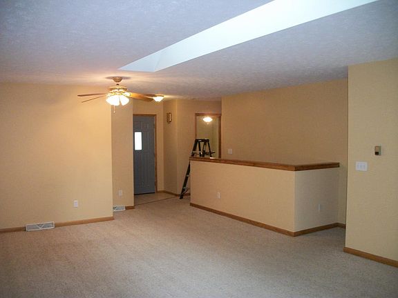 3rd image of 1019 Sturbridge Dr