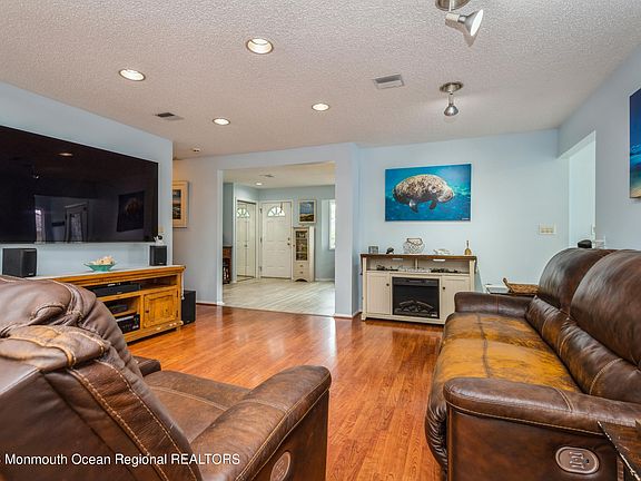 5th image of 406 Terrace Avenue