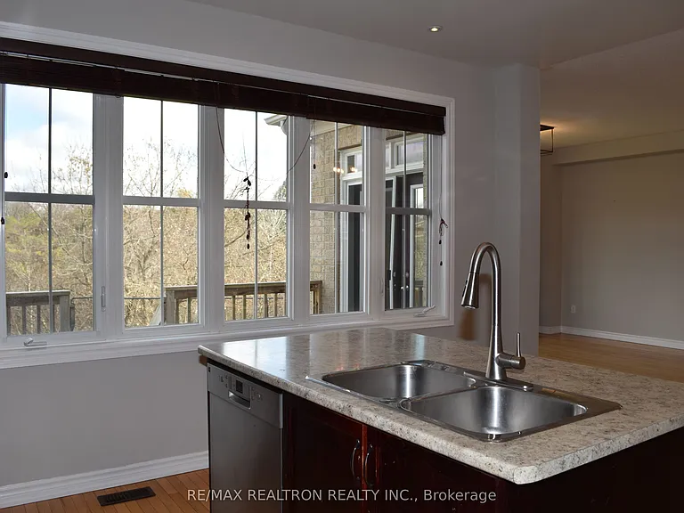 15 Burning Springs Pl — Photo 18