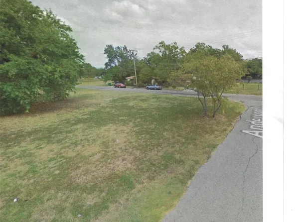 3218 Anderson St, Greenville, TX 75401