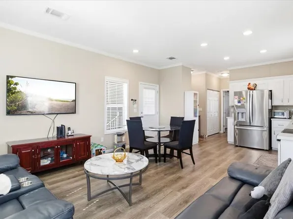 1508 24th Avenue Dr W, Bradenton, FL 34205