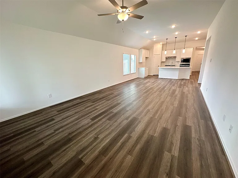 31900 Retama Ranch Ln — Photo 12