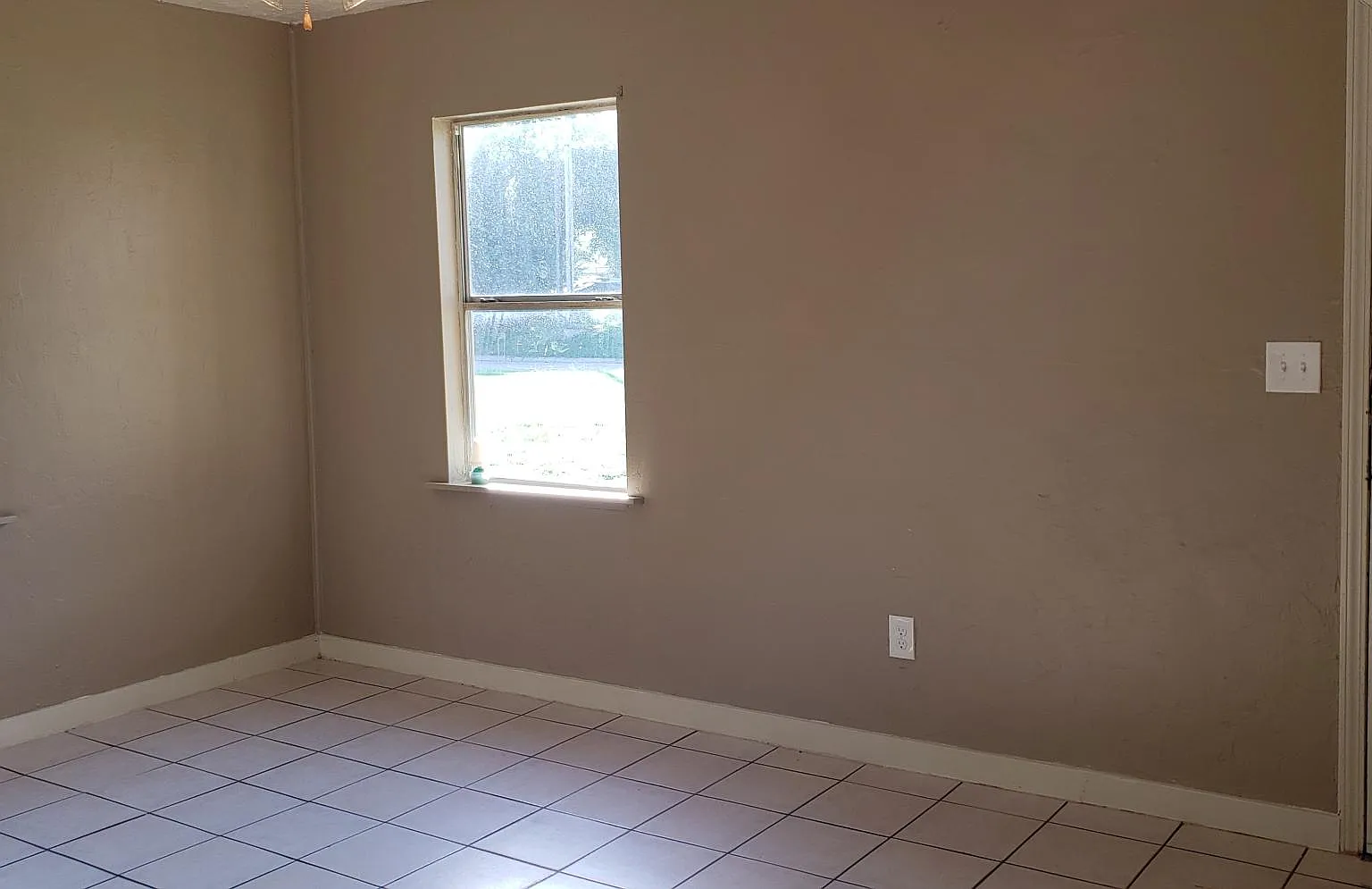 2 bed, 720 sqft, $700 — Photo 3