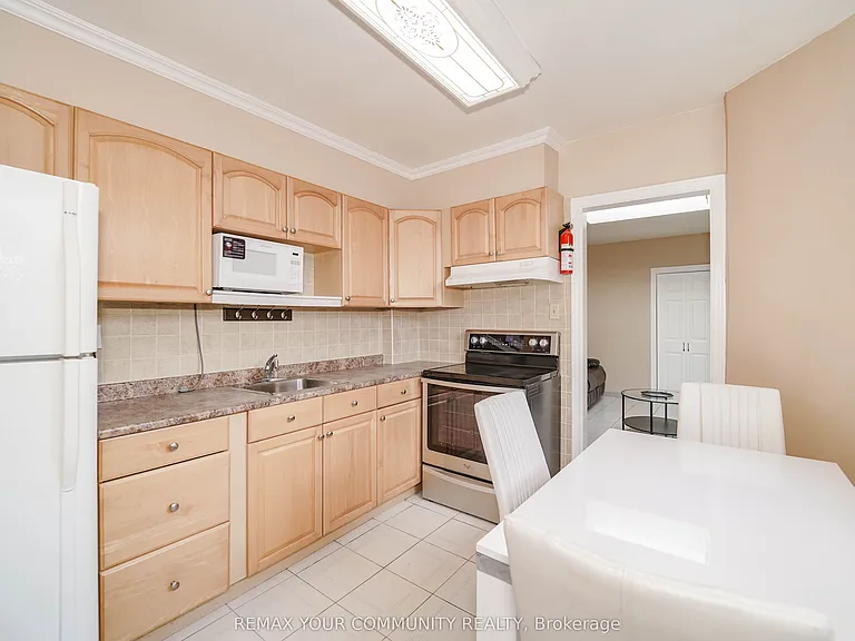 1378 Danforth Ave S #1 — Photo 29