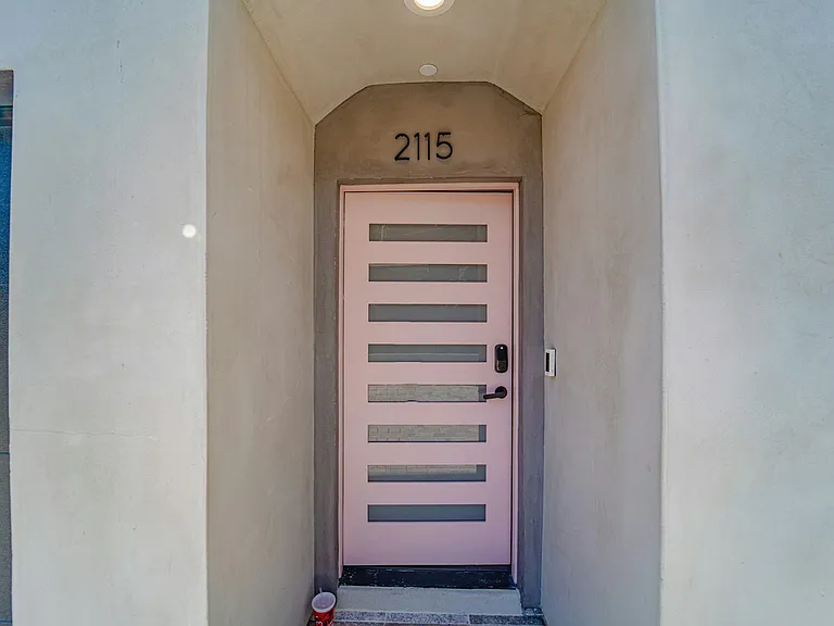 2115 Holly Dr #2115 — Photo 2