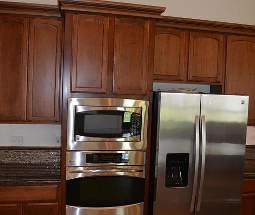 5th image of 285 Horsetail Ave