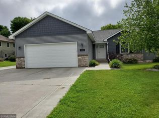 315 Trailstone Dr, Cokato, MN 55321