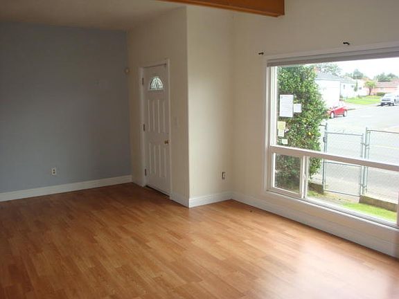 3rd image of 1427 West Ave