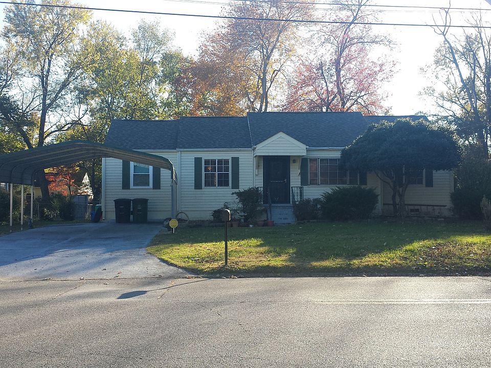 Front of House off Maryland