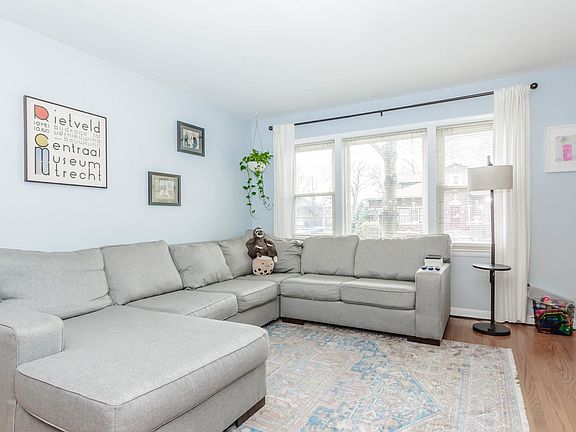 3rd image of 640 Washington Blvd #A